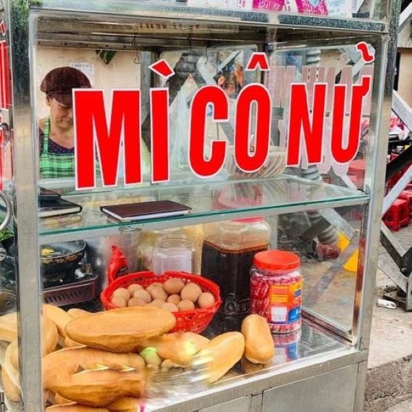 banh-mi-quang-ngai-co-nu-1