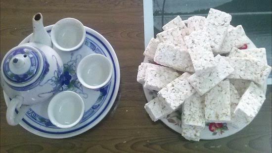 Cách Thưởng Thức Bánh Nổ Quảng Ngãi