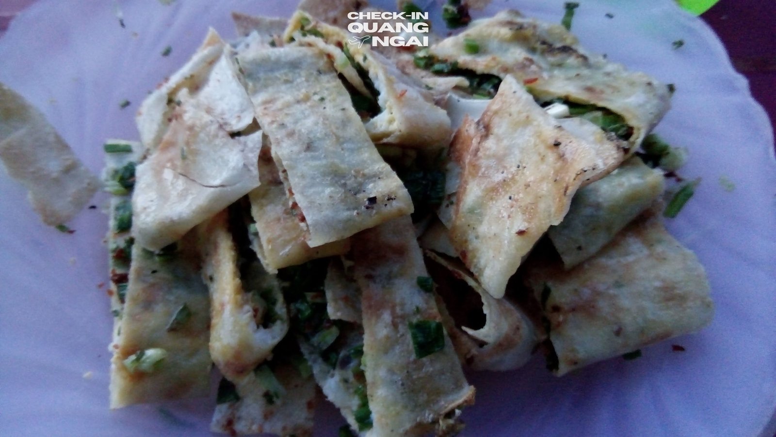 Bánh tráng mắm ruốc Quảng Ngãi – TOP 3 tiệm ăn vặt thu hút